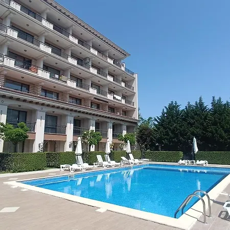 Sunny Complex U-dacha Apartment *